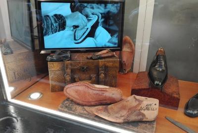 Shopping experience only for men