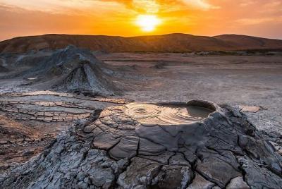 Gobustan, Mud Volcano, Burning Land and Fire Temple Tour(Lunch In Gobustan, Mud Volcano, Burning Land and Fire Temple Tour(Lunch In