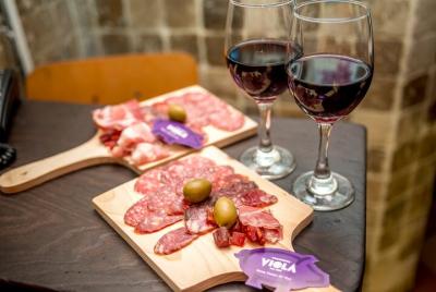 Food & Wine Tasting Tour Food & Wine Tasting Tour