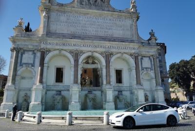 Private Guided Tour of Rome by Luxury Car with Driver