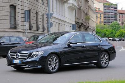 Luxury Private Day Transfer from Rome Airports to Rome City Center