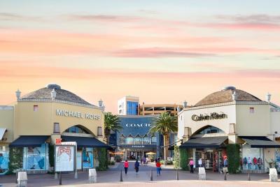 Citadel Outlets Transfer from Anaheim with VIP Lounge, storage &  Citadel Outlets Transfer from Anaheim with VIP Lounge, storage &