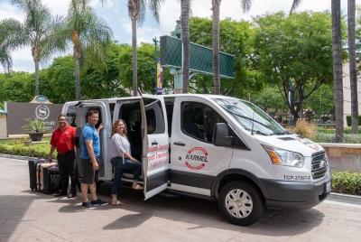 Private Round-trip Airport Transfer: John Wayne Airport to & from Anaheim Hotels Private Round-trip Airport Transfer: John Wayne Airport to & from Anaheim Hotels