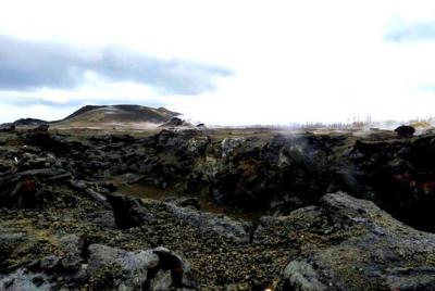 Explore the Pit of Fire in Leilani Estates & Fissure 8 (Hawaii) Explore the Pit of Fire in Leilani Estates & Fissure 8 (Hawaii)