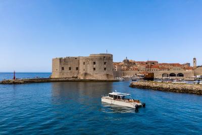 CATAMARAN Blue Cave tour