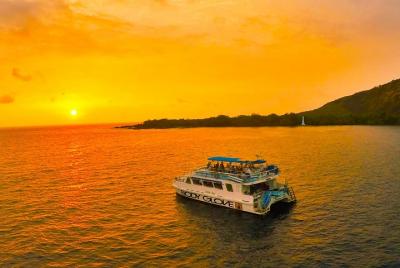 Historical Dinner Cruise to Kealakekua Bay Historical Dinner Cruise to Kealakekua Bay