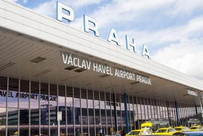 Private Arrival Transfer: Prague Airport to Central Prague