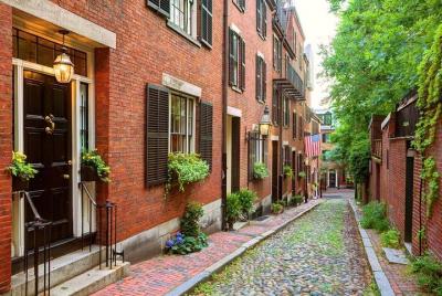 Guided Walking Tour of Copley Square to Downtown Boston Freedom T Guided Walking Tour of Copley Square to Downtown Boston Freedom T