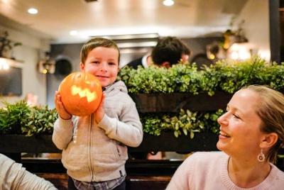 Discovery of Halloween decorations in Brooklyn in French Discovery of Halloween decorations in Brooklyn in French