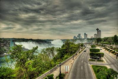 ROUNDTRIP Ground Transfer Buffalo Niagara Int Airport (BUF)-Niagara Falls Canada
