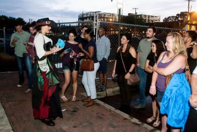 Ghost Walking Tour and Pub Crawl in Haunted Charleston Ghost Walking Tour and Pub Crawl in Haunted Charleston