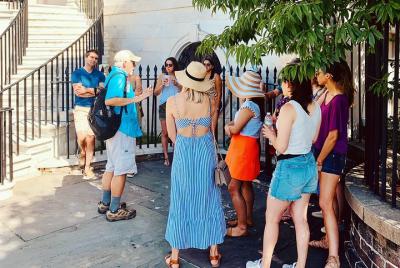 2-Hour Historic Charleston Guided Sightseeing Walking Tour 2-Hour Historic Charleston Guided Sightseeing Walking Tour
