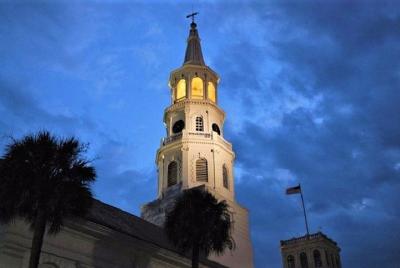 Ghosts of Charleston Night-Time Walking Tour with Unitarian Churc Ghosts of Charleston Night-Time Walking Tour with Unitarian Churc