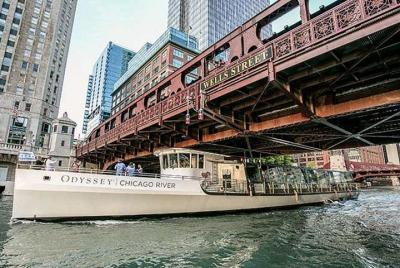 Premier Chicago River Dinner Cruise