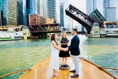 Chicago Elopement! City Landmark Photoshoot, Private Driver, and More! Chicago Elopement! City Landmark Photoshoot, Private Driver, and More!