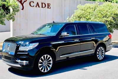 Arrival Private Transfer: Midway Airport MDW to Chicago in Luxury SUV Arrival Private Transfer: Midway Airport MDW to Chicago in Luxury SUV
