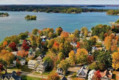Autumn Sunset Cruise in the 1000 Islands Autumn Sunset Cruise in the 1000 Islands