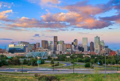 Private Transfer from Denver to Denver Airport DEN in Business Car Private Transfer from Denver to Denver Airport DEN in Business Car
