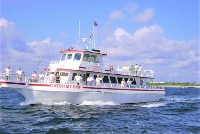 4-Hour Day or Night-Time Reef Bottom Fishing Charter in Fort Laud 4-Hour Day or Night-Time Reef Bottom Fishing Charter in Fort Laud