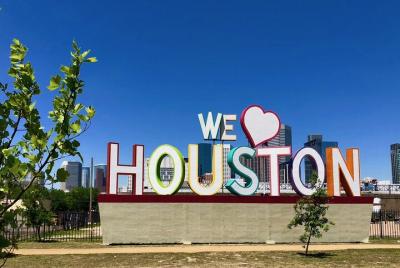 Arrival Private Transfer: George Bush Airport IAH to Houston in Luxury SUV