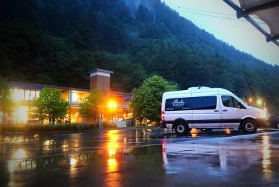 Airport Transfer via Private Mercedes Sprinter Limo Airport Transfer via Private Mercedes Sprinter Limo