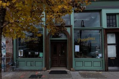 Knoxville Bar Hunt: Swell Times in Scruffy City