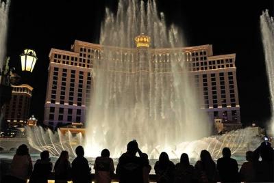 Tour de Noche por Las 6 Maravillas De Las Vegas con Cena Incluida Tour de Noche por Las 6 Maravillas De Las Vegas con Cena Incluida