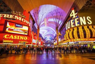 Las Vegas Bar Hunt: Freewheelin Las Vegas Bar Hunt: Freewheelin' Down Fremont St.