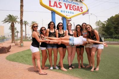 Las Vegas Photo Tour by Luxurious Vehicle Las Vegas Photo Tour by Luxurious Vehicle