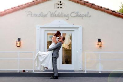Quickie Las Vegas Wedding at Paradise Wedding Chapel Quickie Las Vegas Wedding at Paradise Wedding Chapel