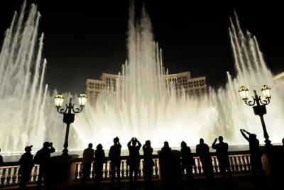 Las Vegas Strip Center Tour with Locals  Las Vegas Strip Center Tour with Locals