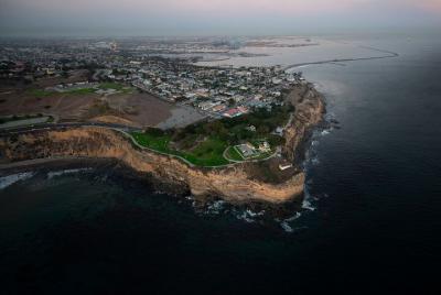 Private Helicopter Tour of Rancho Palos Verdes, Los Angeles, and Long Beach Private Helicopter Tour of Rancho Palos Verdes, Los Angeles, and Long Beach