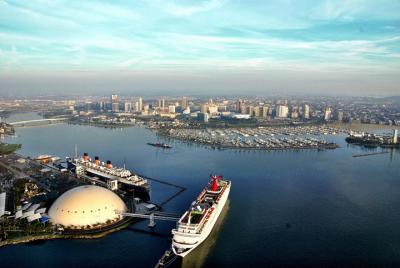 Private Helicopter Tour over Long Beach and Los Angeles Private Helicopter Tour over Long Beach and Los Angeles