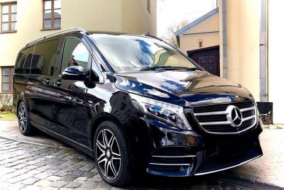 Private Transfer from J.F. Kennedy Airport JFK to New York in Luxury Van