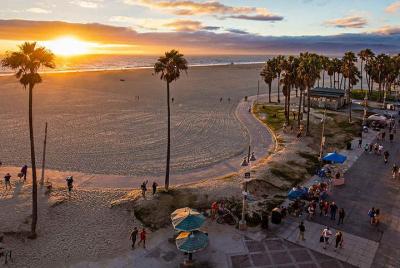 Hire Photographer, Professional Photo Shoot - Los Angeles 