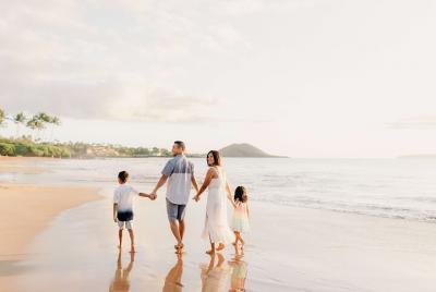 120-Minute Private Vacation Photography Session with Local Photographer in Maui 120-Minute Private Vacation Photography Session with Local Photographer in Maui