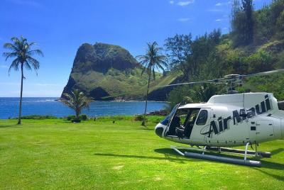 West Maui & Molokai Helicopter Tour with Oceanfront Landing West Maui & Molokai Helicopter Tour with Oceanfront Landing