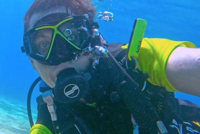 Discover scuba diving or get certified as a PADI open water diver. Fun for all! Discover scuba diving or get certified as a PADI open water diver. Fun for all!