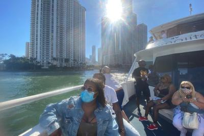 Miami Skyline: Happy Hour Sightseeing Sunset Cruise & Millionaire Miami Skyline: Happy Hour Sightseeing Sunset Cruise & Millionaire