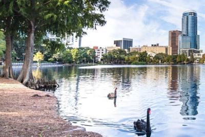 Self-Guided Walking Audio Tour of Lake Eola in Orlando Self-Guided Walking Audio Tour of Lake Eola in Orlando
