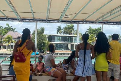 Miami 90-Min Biscayne Bay Cruise with optional Hop-on Hop-off Bus Miami 90-Min Biscayne Bay Cruise with optional Hop-on Hop-off Bus