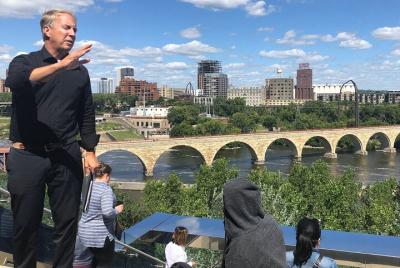 Walking Minneapolis Mississippi River, Falls & Historic Mills Private Tour(2hrs)