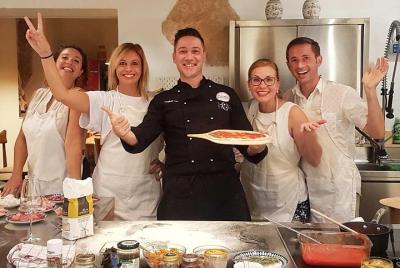 Vip-Private Pizza Cooking Class with pro Pizzachef in a pro Sanitized Kitchen