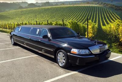 6 Hour Napa or Sonoma Wine Tour in Private Limousine 6 Hour Napa or Sonoma Wine Tour in Private Limousine