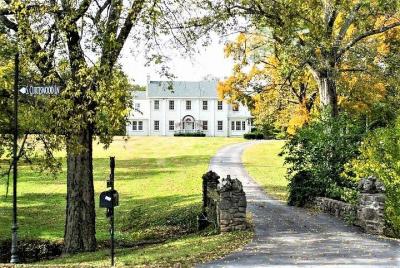 Nashville "Homes Of The Stars" Narrated Bus Tour with 30+ Celebri Nashville