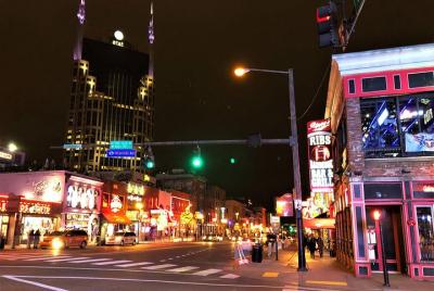 Nashville at Night-Time Trolley Tour with Photo Stops Nashville at Night-Time Trolley Tour with Photo Stops