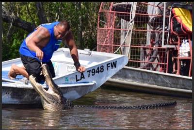 Large Airboat Swamp Tour with New Orleans Pick Up