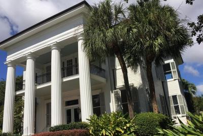 New Orleans Garden District Walking Tour New Orleans Garden District Walking Tour