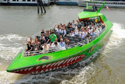 Circle Line: Beast Speedboat Ride