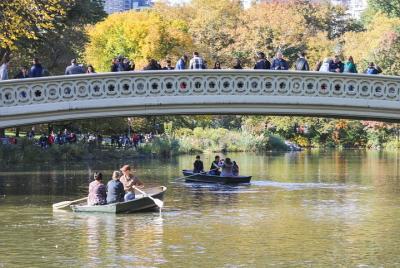 Central Park Date: Rowboating in Central Park with Full Day Bike 